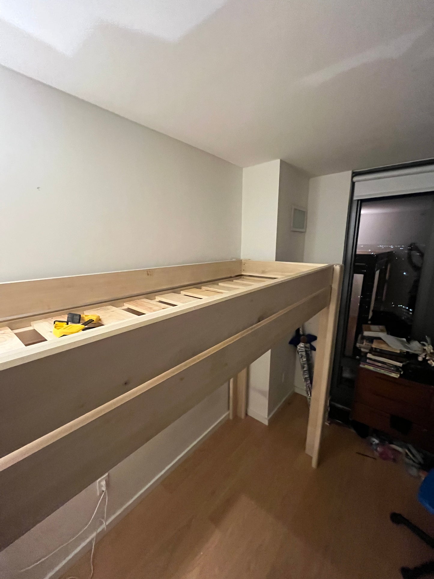 The Brooklyn Custom Loft-Bed large - Poplar