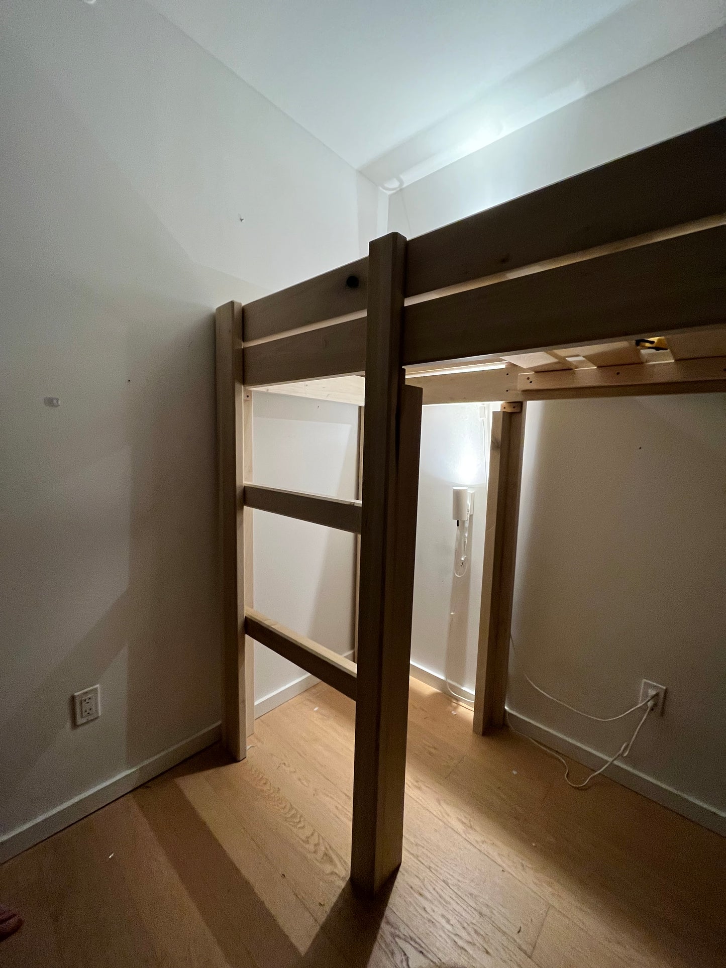 The Brooklyn Custom Loft-Bed large - Poplar